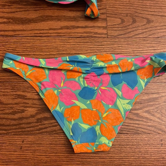 AERIE BIKINI SWIMSUIT SET. Ruffle BLAKELY BRA sz 36C / CHEEKY COUPE BOTTOM sz L - Picture 9 of 10